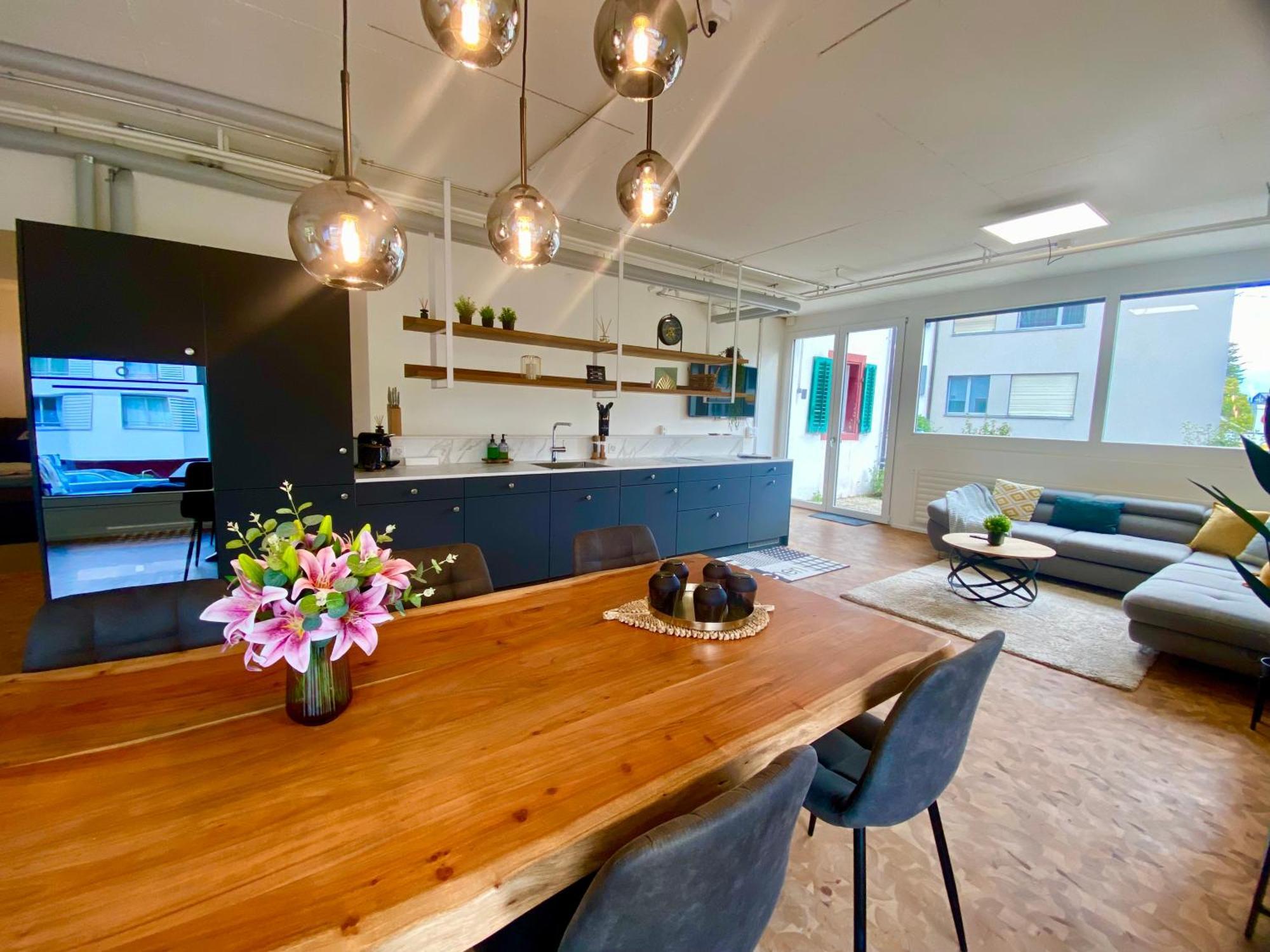 120m2 Modern 3-bedroom Loft In Appartamento
