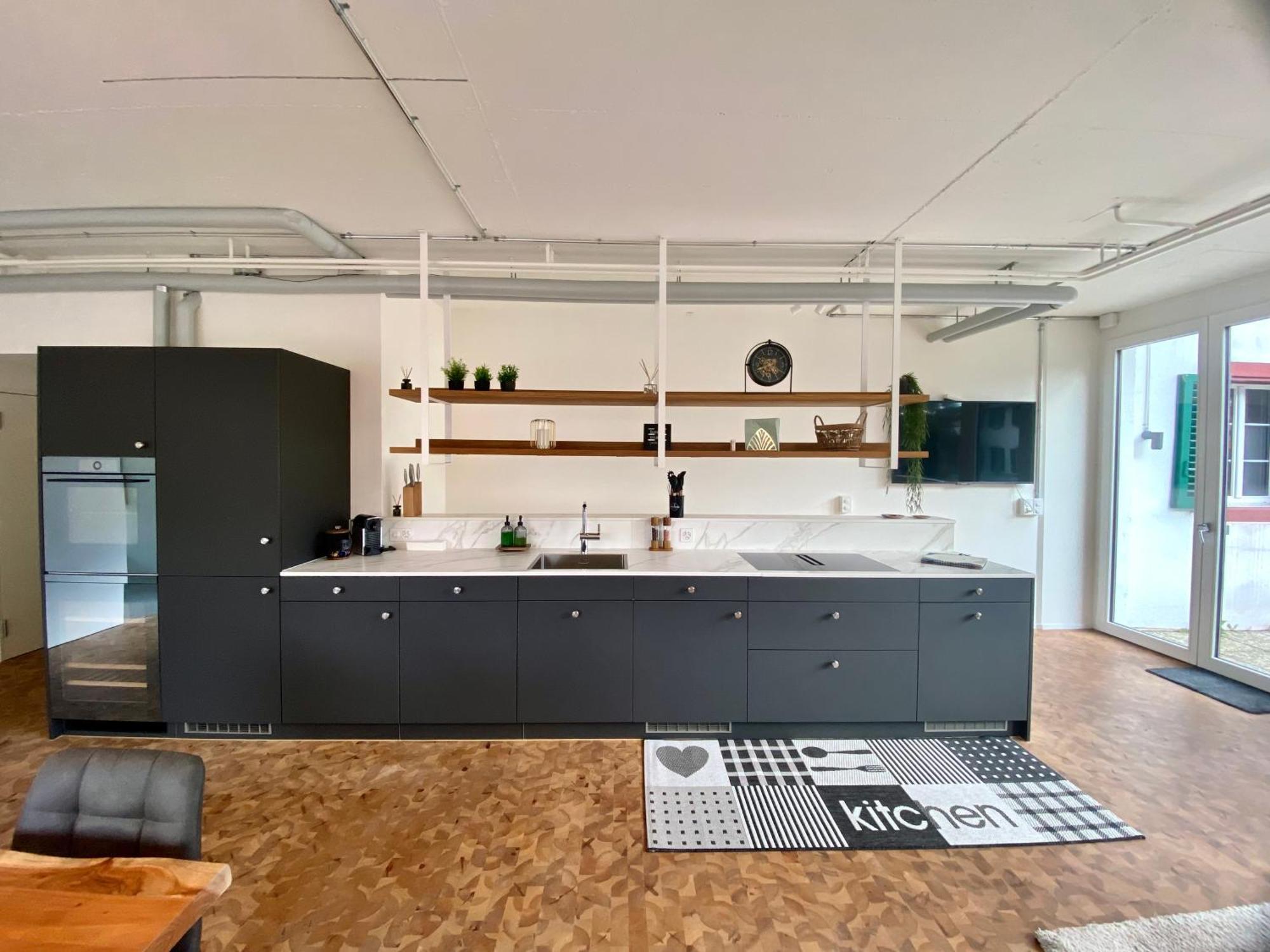 120m2 Modern 3-bedroom Loft In * Zurigo